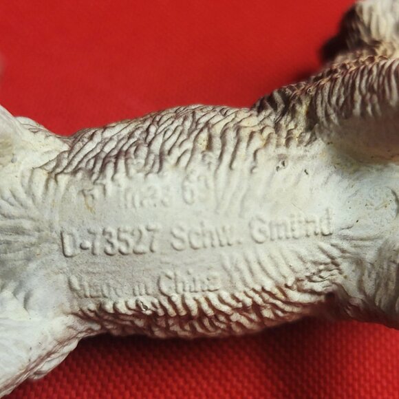 Schw Gmünd Grey Brown Wolves Figurine Wild Life Collection - Picture 7 of 11